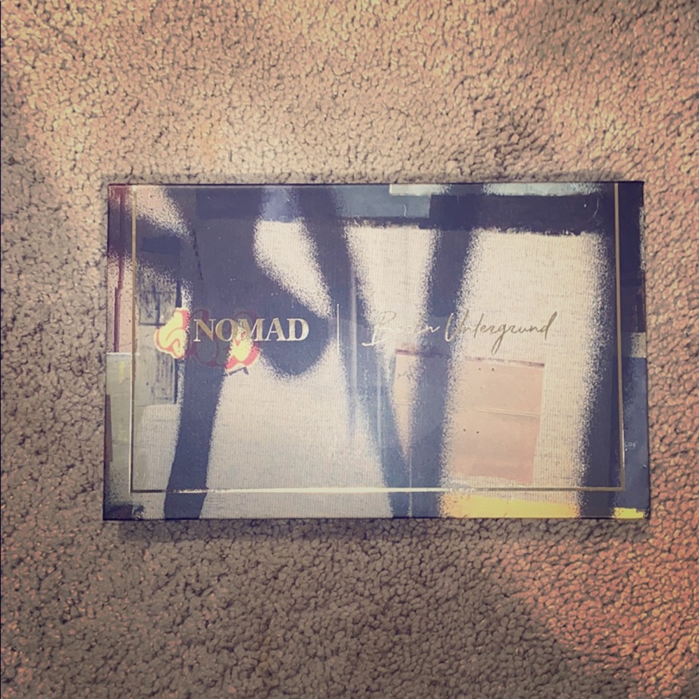 Nomad eyeshadow palette